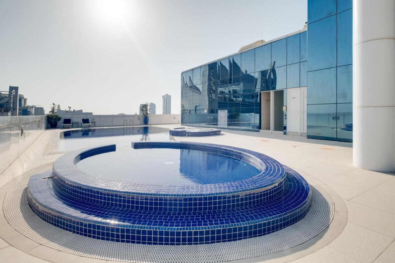 Luxury Apt - Rooftop Pool - City View Дубай Екстериор снимка