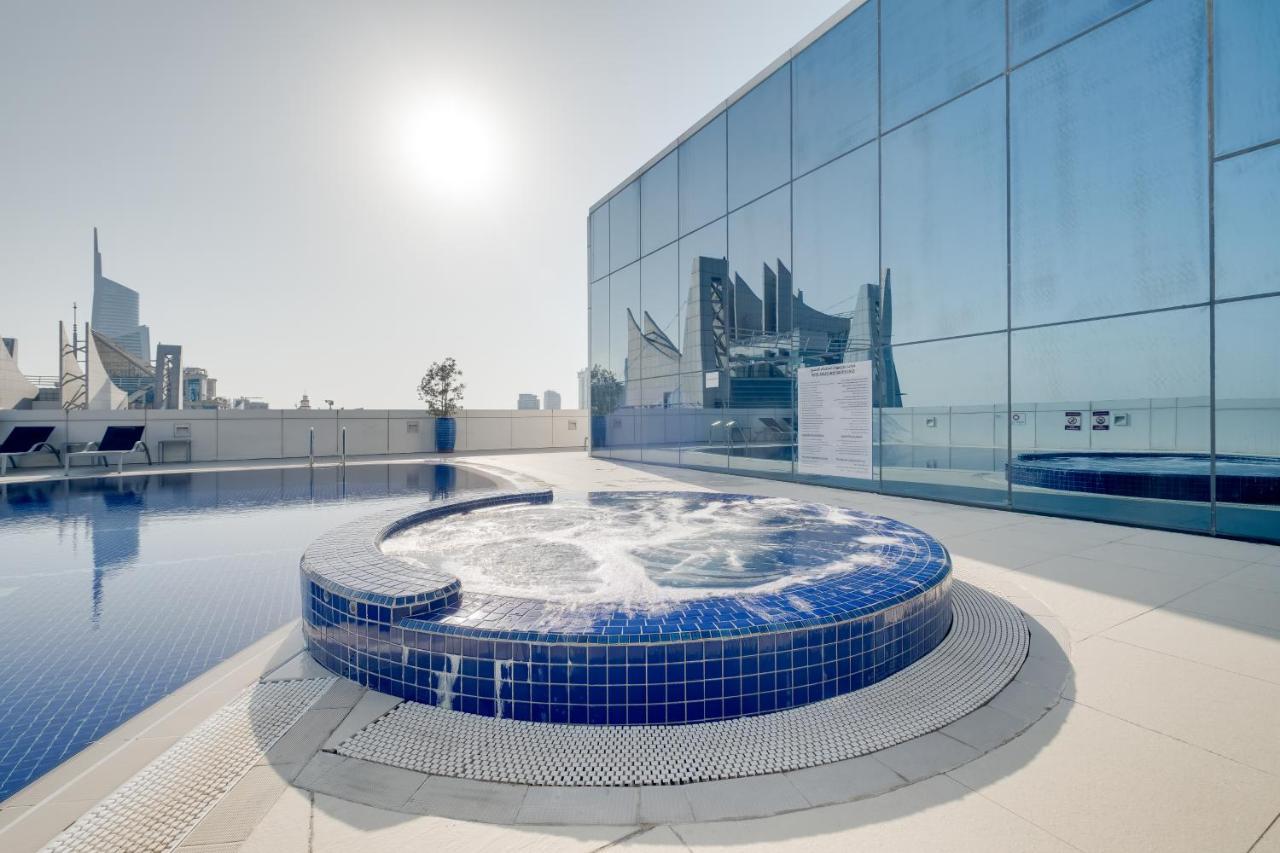 Luxury Apt - Rooftop Pool - City View Дубай Екстериор снимка